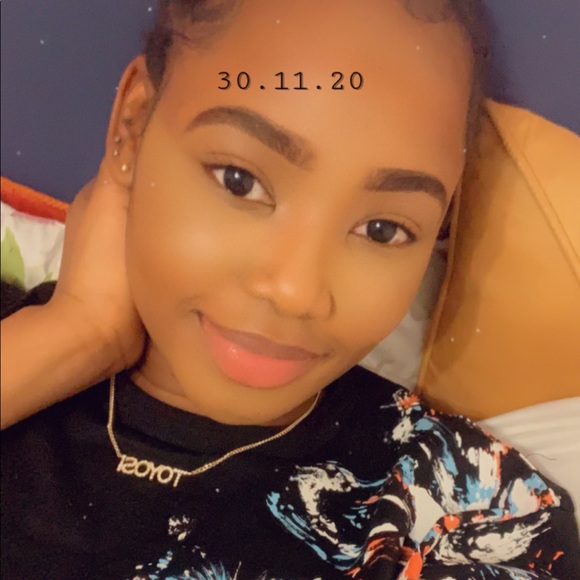 Meet your Posher, Toyosi - Picture 1 of 1